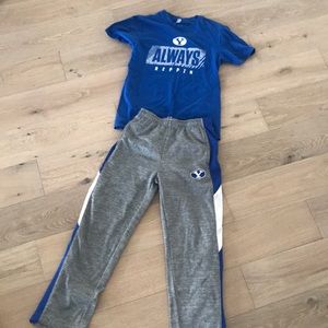 Byu sweatpants and tshirt